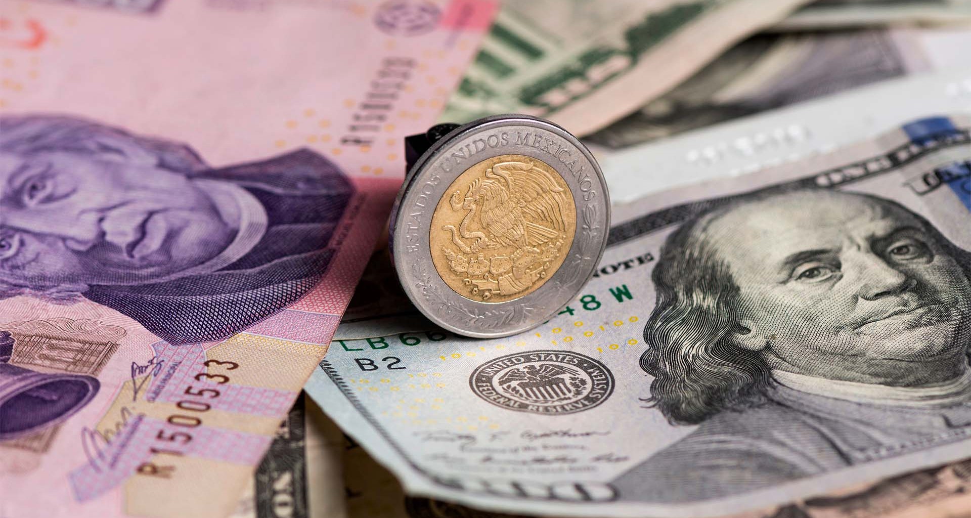 DOLARES
